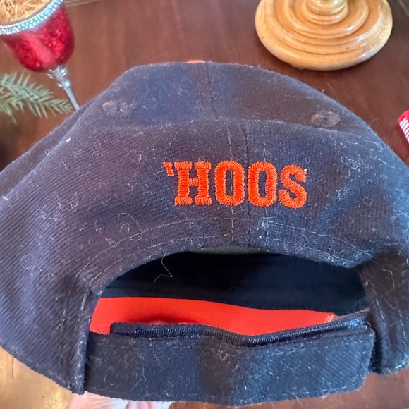 Two used uva hats wore maybe two times - Picture 7 of 16